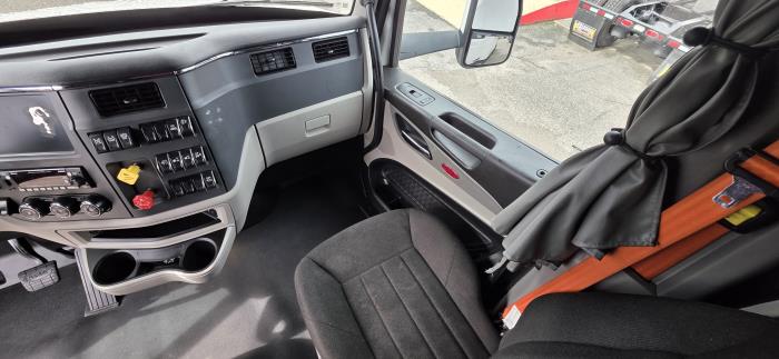2022 Peterbilt 579-17