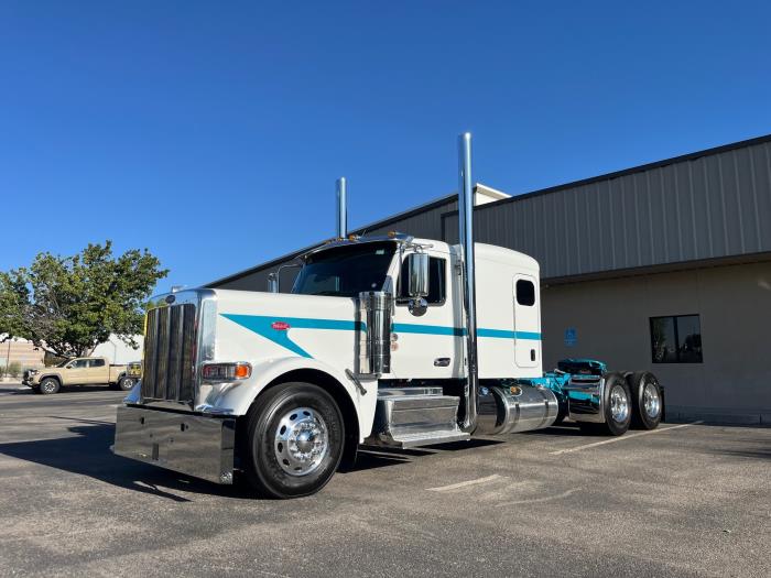 2027 Peterbilt 589-1