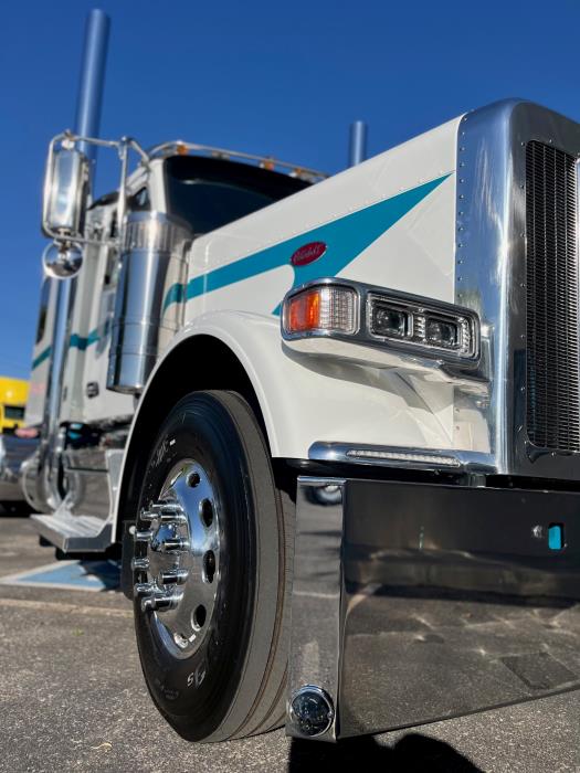 2027 Peterbilt 589-9