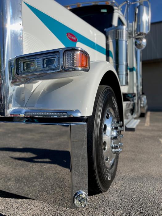 2027 Peterbilt 589-10