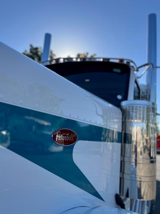 2027 Peterbilt 589-13