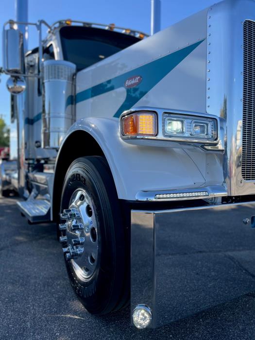 2027 Peterbilt 589-14