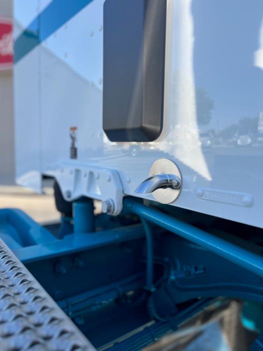 2027 Peterbilt 589-15