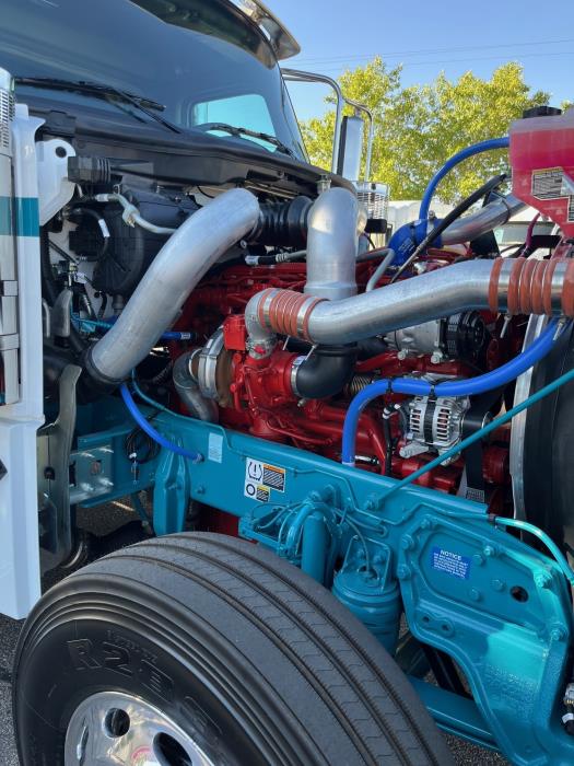 2027 Peterbilt 589-18