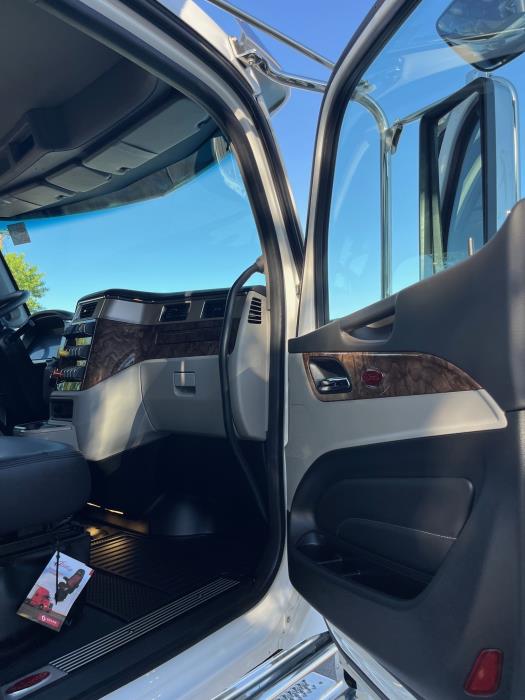 2027 Peterbilt 589-29