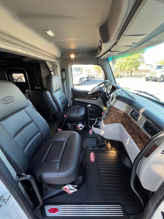 2027 Peterbilt 589-31