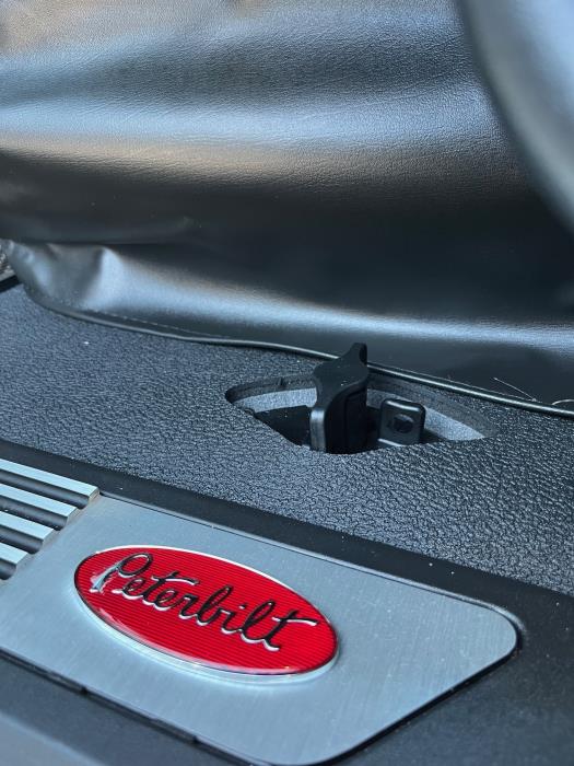 2027 Peterbilt 589-37