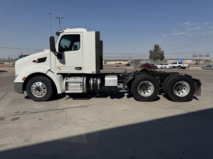 2021 Peterbilt 579-8