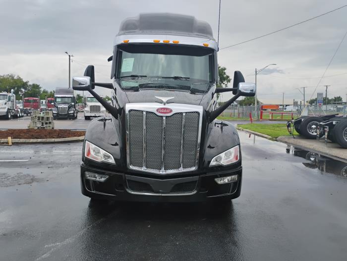 2023 Peterbilt 579-1