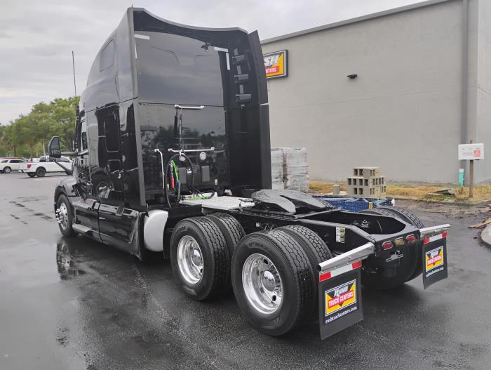 2023 Peterbilt 579-4