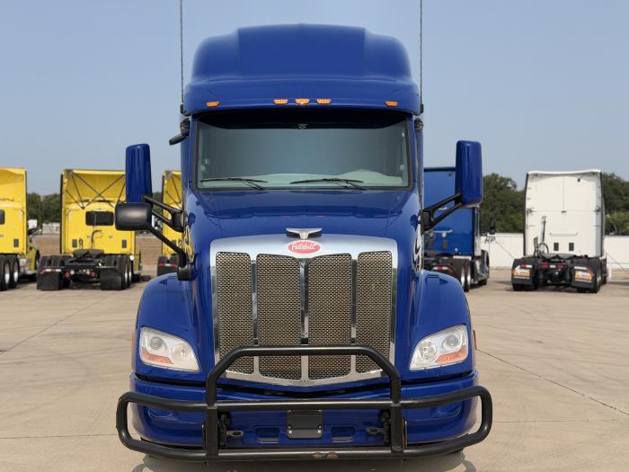 2022 Peterbilt 579-2