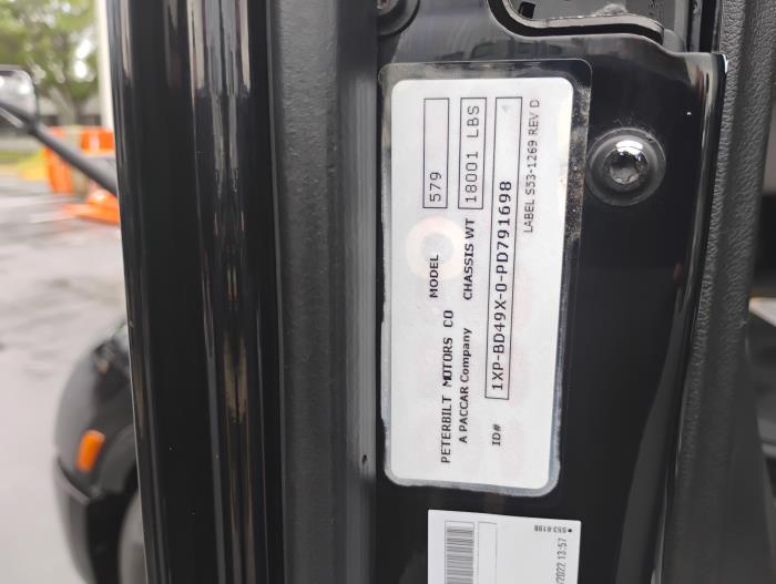2023 Peterbilt 579-10