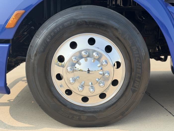2022 Peterbilt 579-9