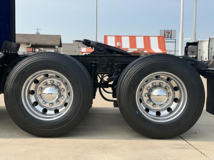 2022 Peterbilt 579-10