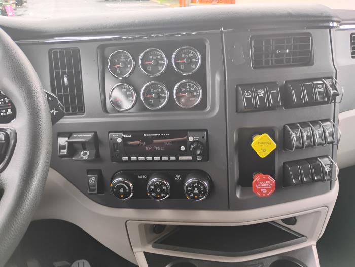 2023 Peterbilt 579-14