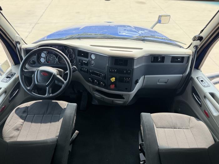 2022 Peterbilt 579-21