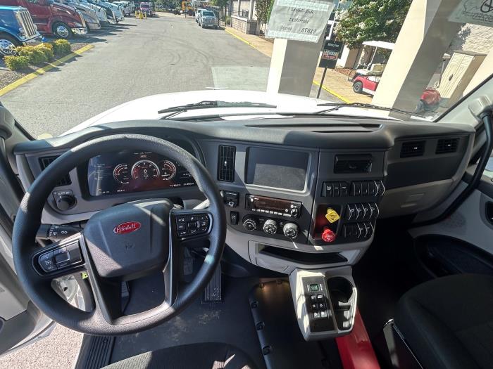 2026 Peterbilt 567-3