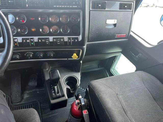2023 Kenworth T800-9
