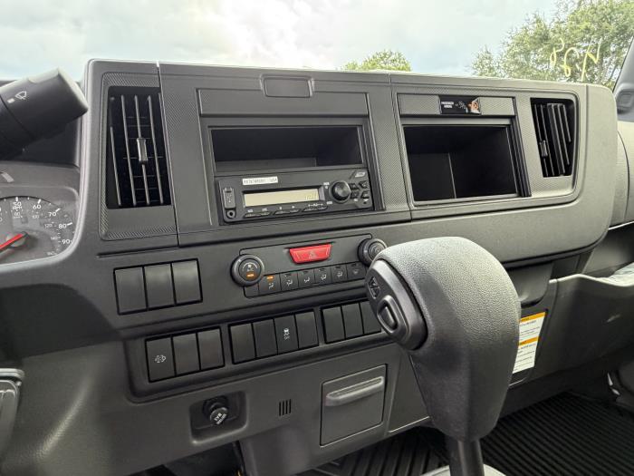 2027 Isuzu NRR-17