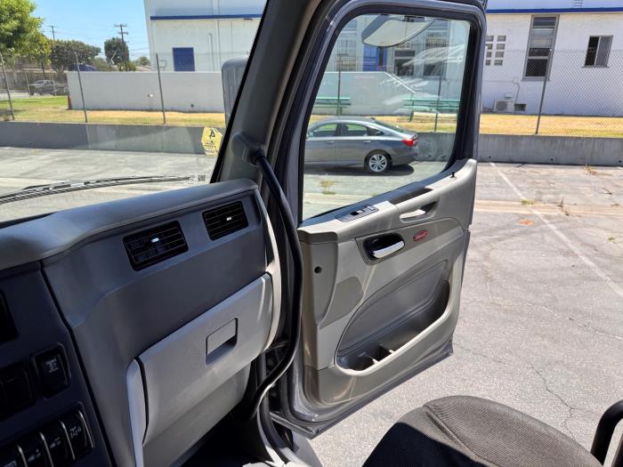 2021 Peterbilt 579-15