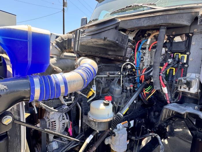 2021 Peterbilt 579-8