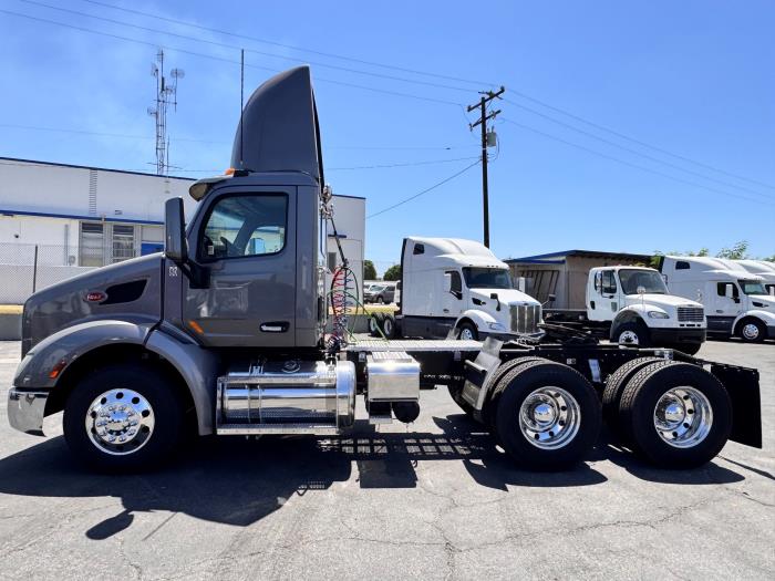 2021 Peterbilt 579-7