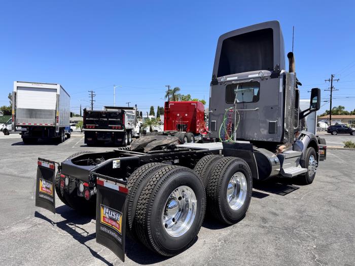 2021 Peterbilt 579-4