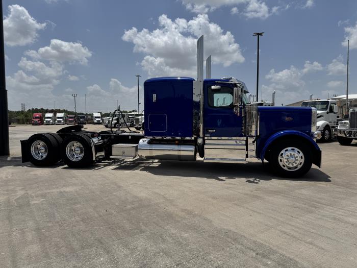 2027 Peterbilt 589-13