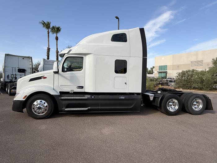 2023 Peterbilt 579-1
