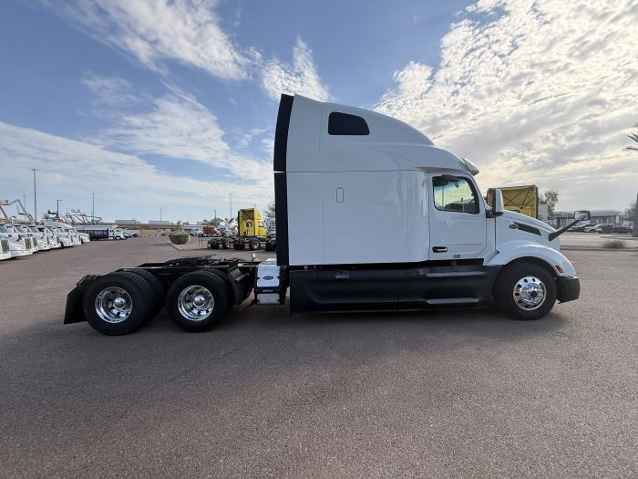 2023 Peterbilt 579-5