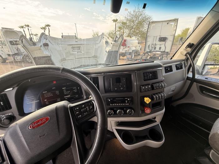 2023 Peterbilt 579-11