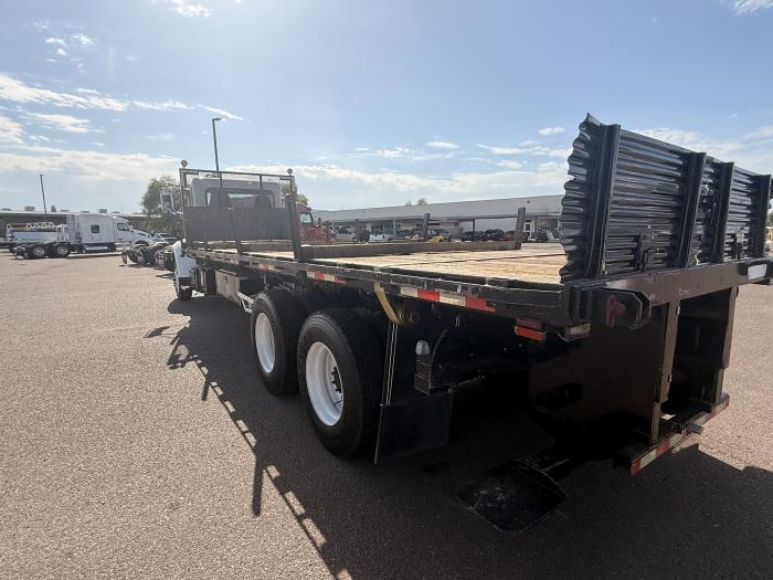 2019 Peterbilt 348-3