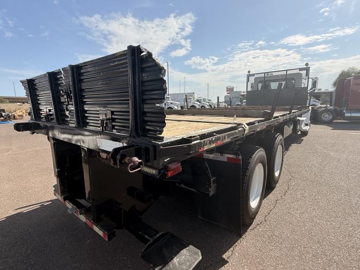 2019 Peterbilt 348-4