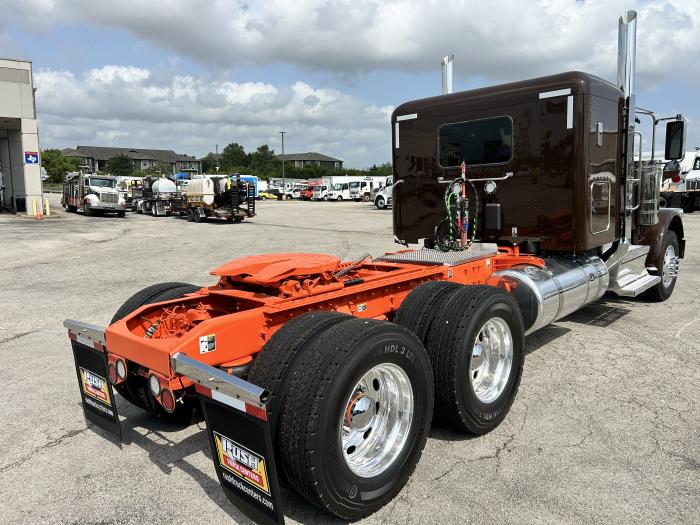2027 Peterbilt 589-4