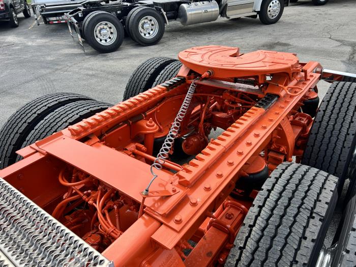 2027 Peterbilt 589-9