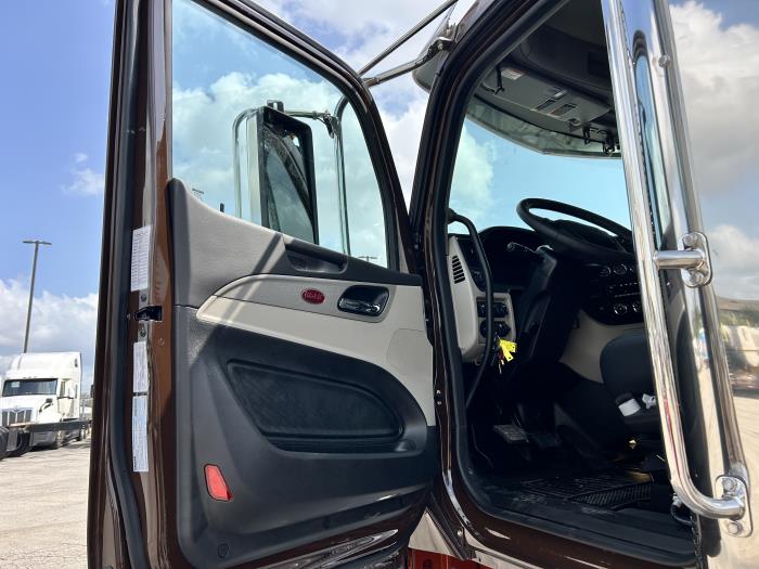 2027 Peterbilt 589-27