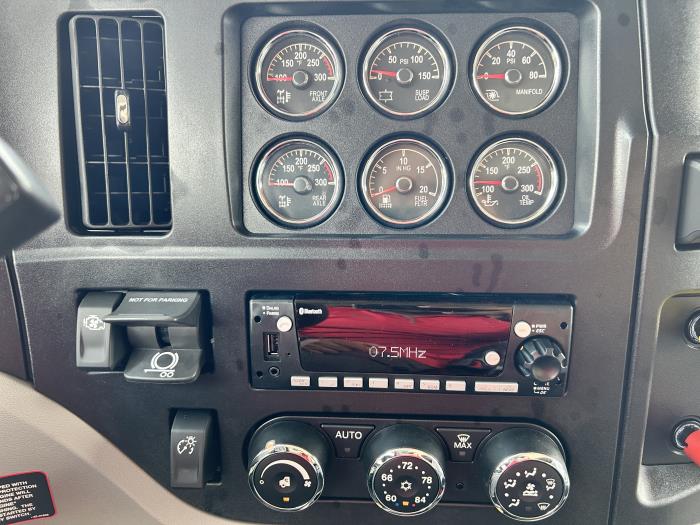 2027 Peterbilt 589-35