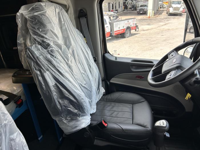 2027 Peterbilt 589-41