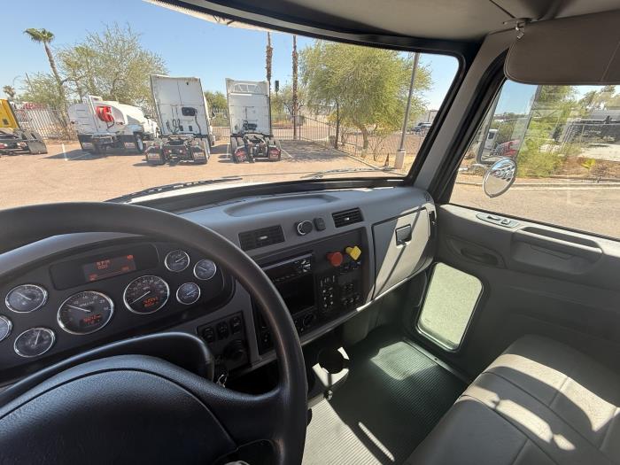 2020 Peterbilt 337-11