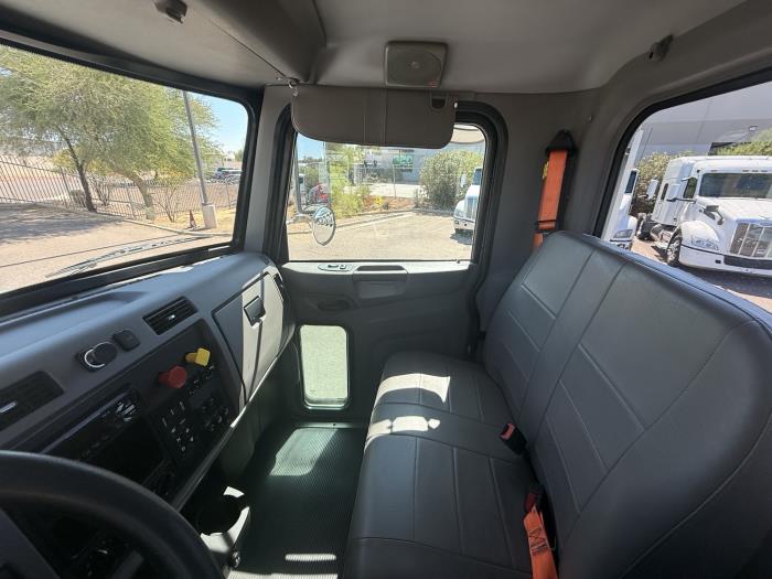 2020 Peterbilt 337-12