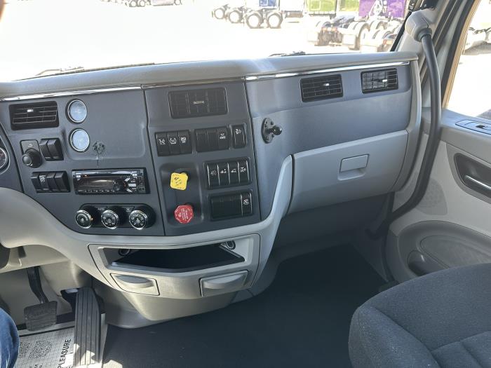 2021 Peterbilt 579-6