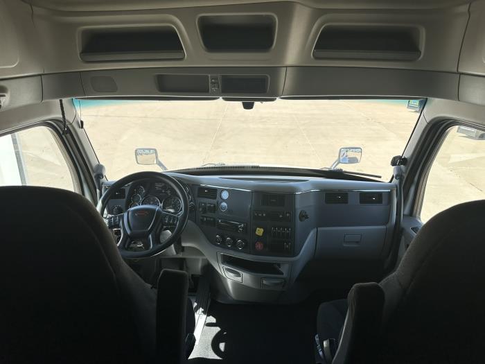 2021 Peterbilt 579-7