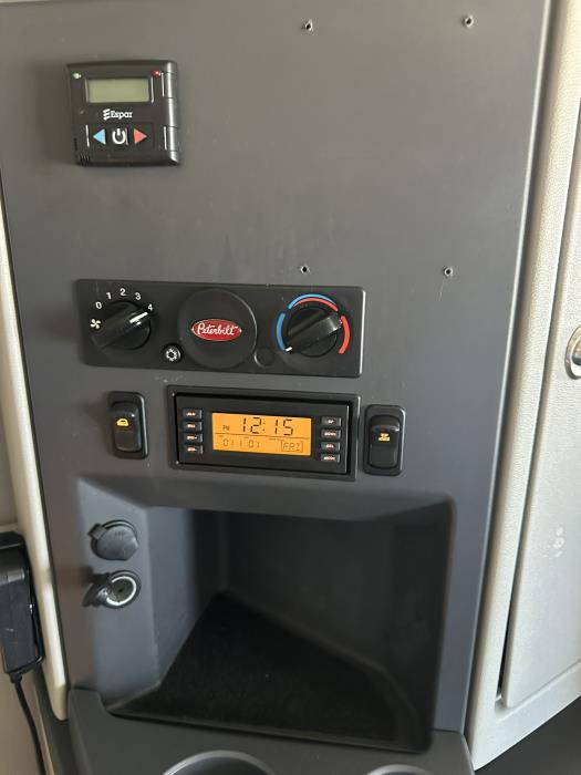 2021 Peterbilt 579-10