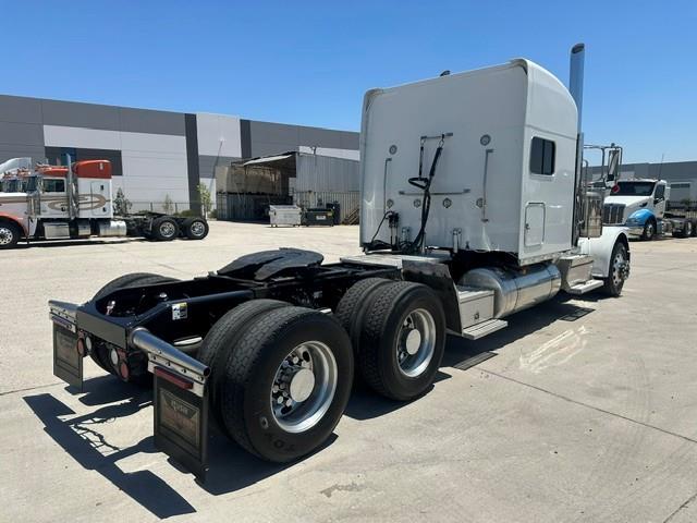 2022 Peterbilt 389-11