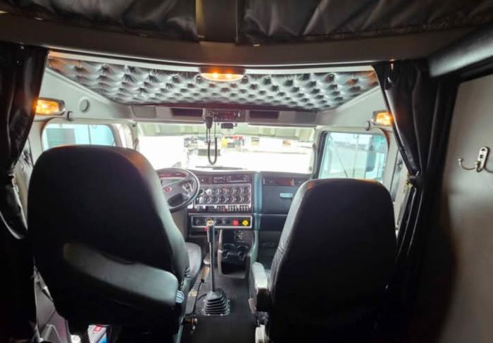 2023 Kenworth W900L-16