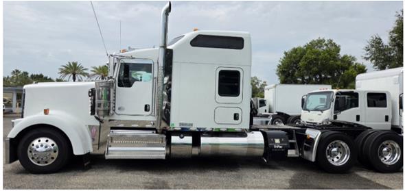2023 Kenworth W900L-1