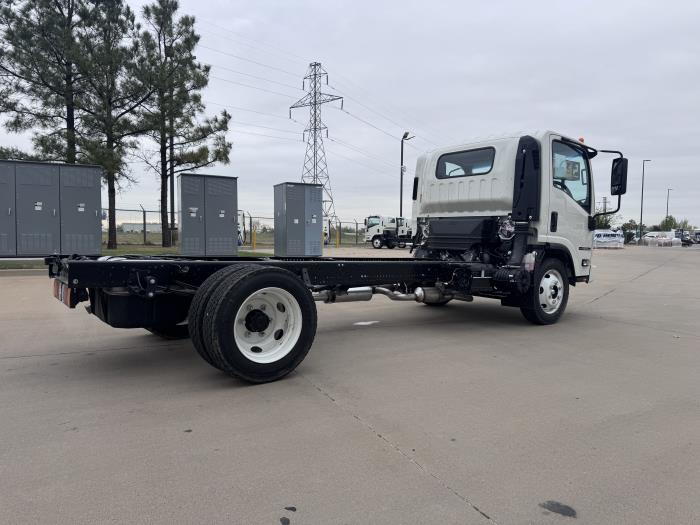 2026 Isuzu NPR-HD-5