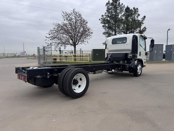 2026 Isuzu NPR-HD-5