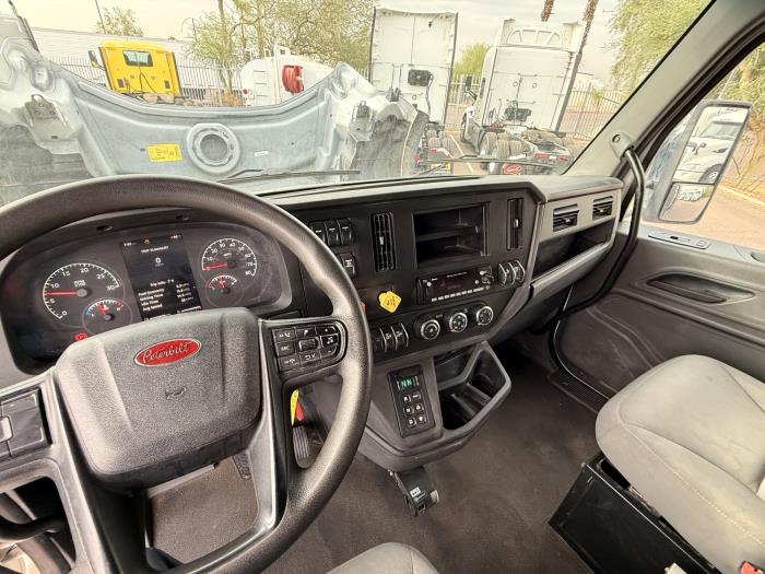 2025 Peterbilt 548-11