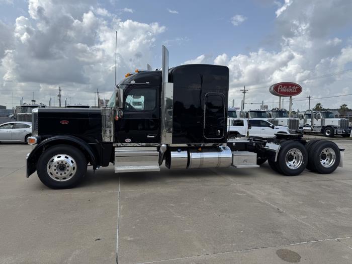 2027 Peterbilt 589-2